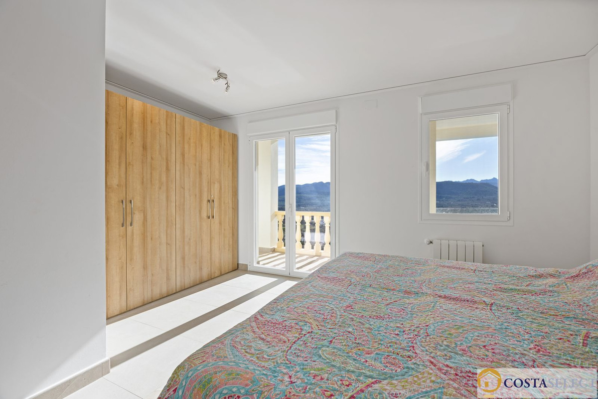 Huis te koop in Alcalali | 7 slaapkamers H5293879