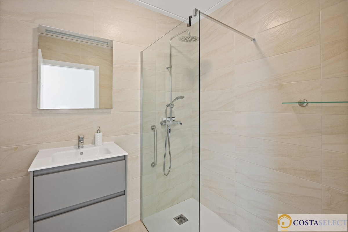 Huis te koop in Alcalali | 7 slaapkamers H5293879