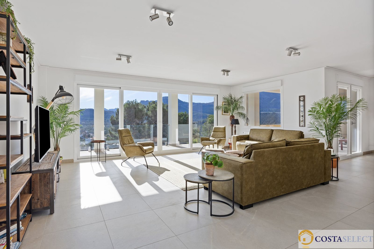 Huis te koop in Alcalali | 7 slaapkamers H5293879