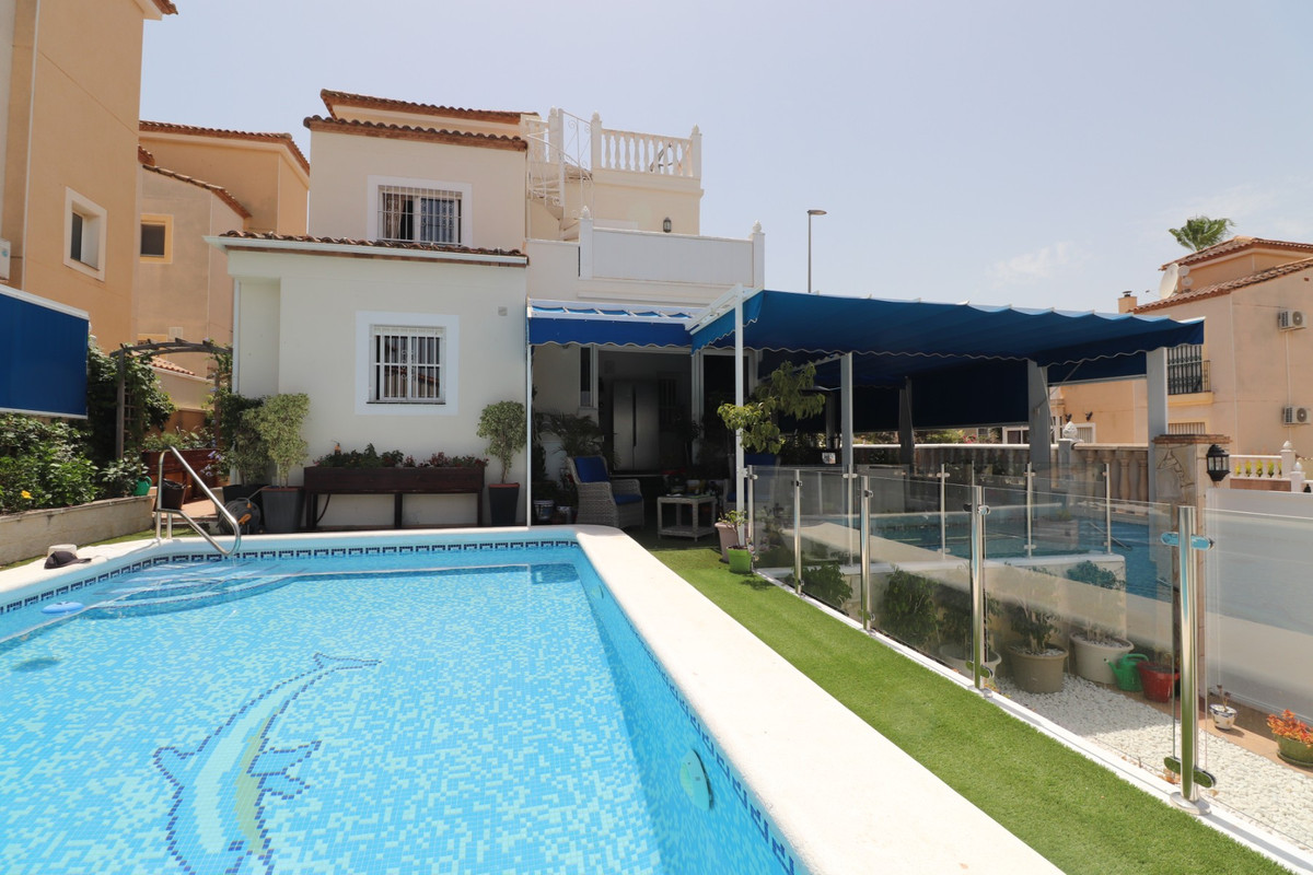 Appartement te koop in Algorfa | 4 slaapkamers H5446945