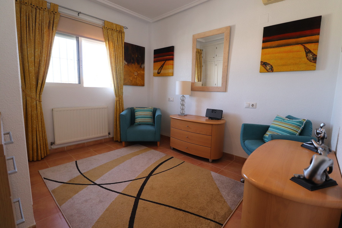 Appartement te koop in Algorfa | 4 slaapkamers H5446945
