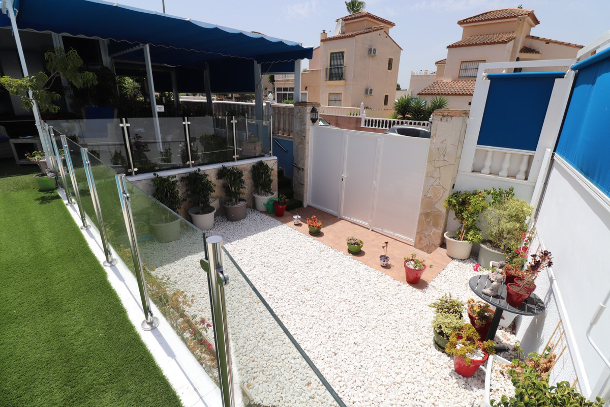 Appartement te koop in Algorfa | 4 slaapkamers H5446945
