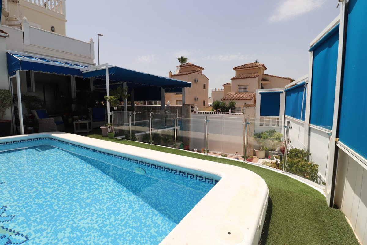 Appartement te koop in Algorfa | 4 slaapkamers H5446945
