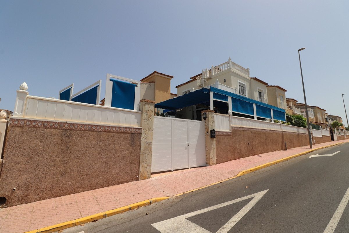 Appartement te koop in Algorfa | 4 slaapkamers H5446945