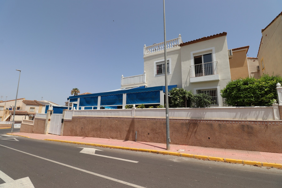 Appartement te koop in Algorfa | 4 slaapkamers H5446945