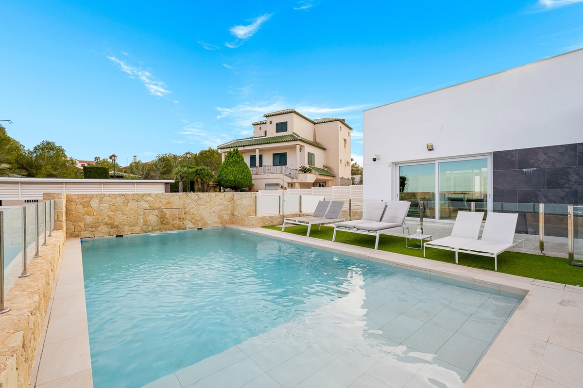 Huis te koop in Algorfa | 4 slaapkamers H5453542