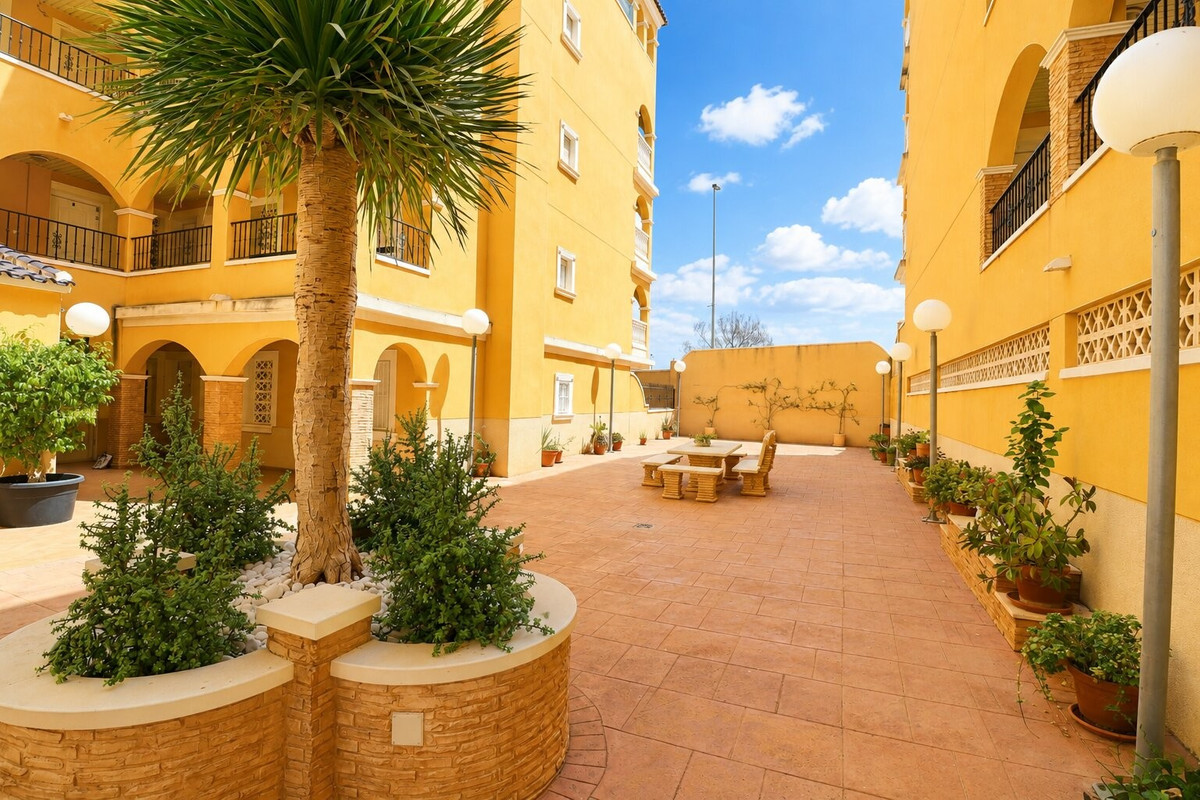 Appartement te koop in Algorfa | 2 slaapkamers H5462608