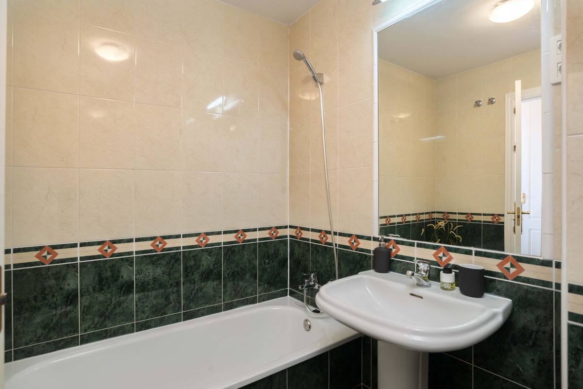 Appartement te koop in Alhaurin Golf | 2 slaapkamers H5324884