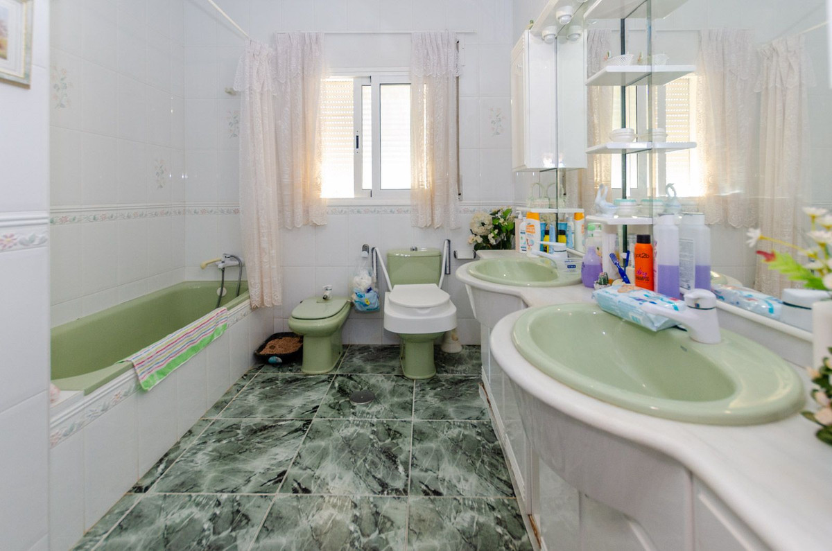 Huis te koop in Alhaurín de la Torre | 5 slaapkamers H5133244