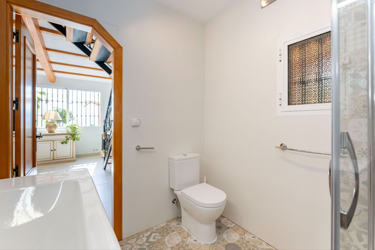 Huis te koop in Alhaurín de la Torre | 4 slaapkamers H5138065