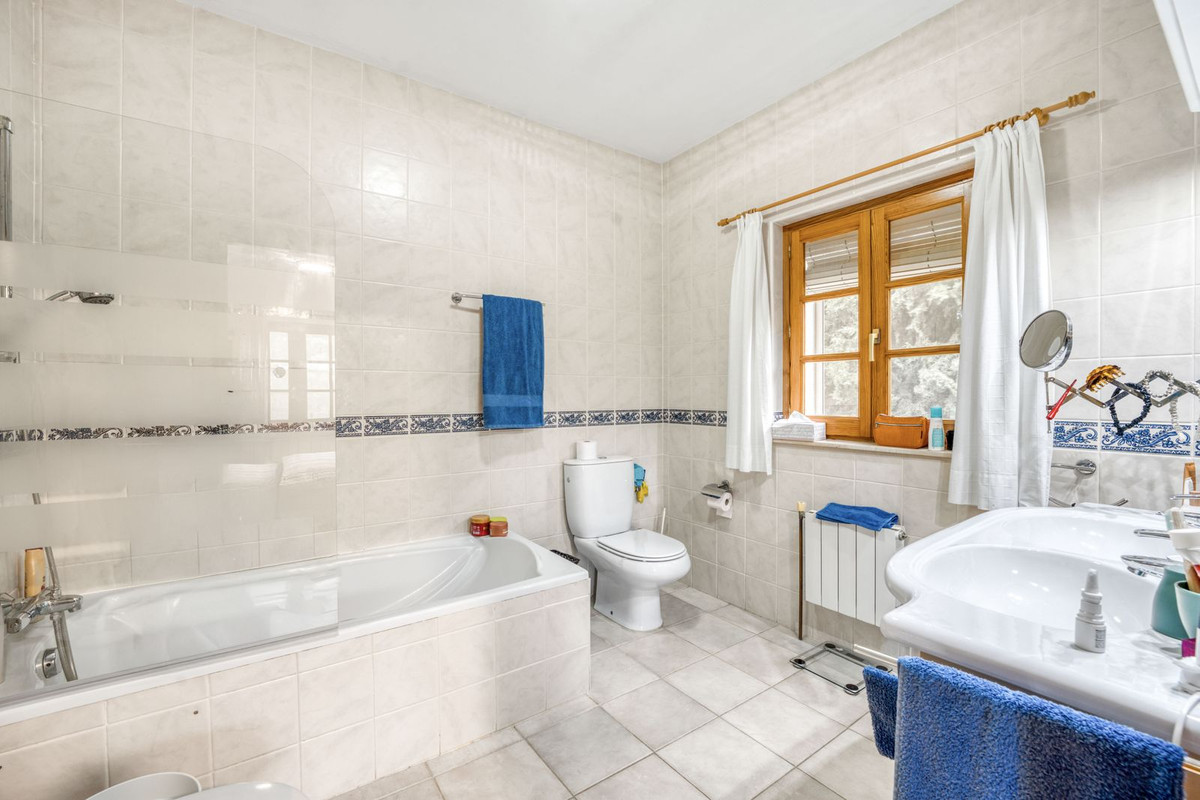 Huis te koop in Alhaurín de la Torre | 8 slaapkamers H5298832