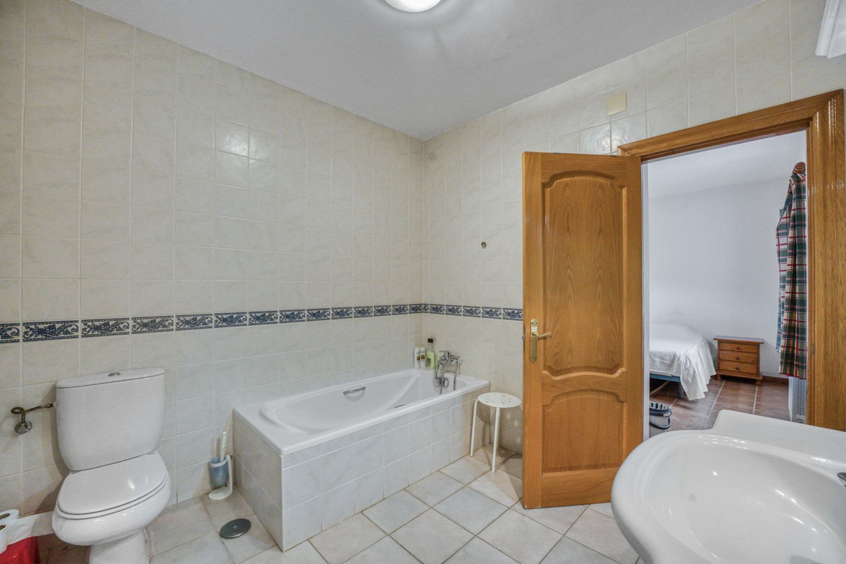 Huis te koop in Alhaurín de la Torre | 8 slaapkamers H5298832