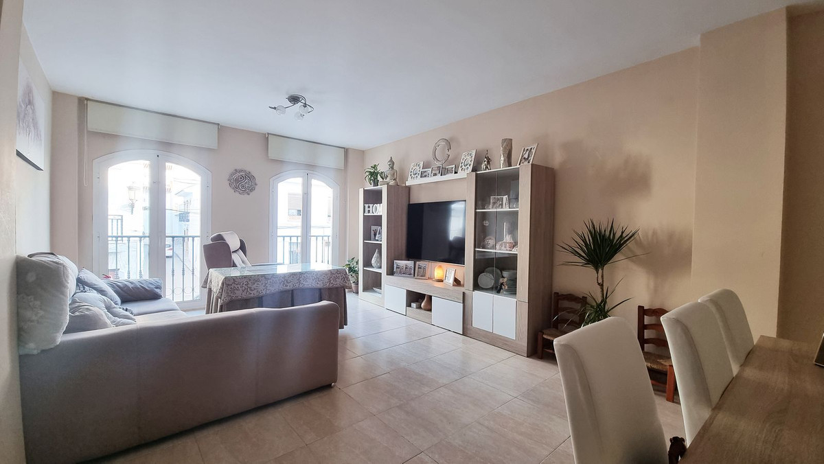 Tussenverdieping Appartement in Alhaurín el Grande-1