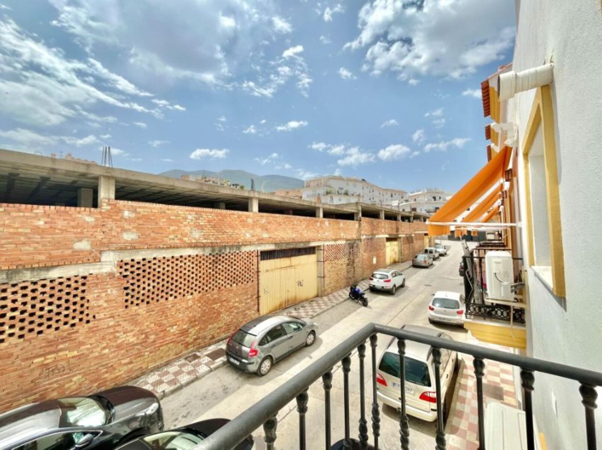 Apartment for sale in Alhaurín el Grande | 3 bedrooms H5110834