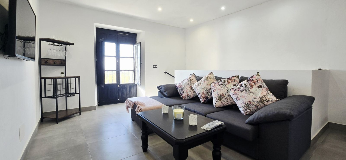 Appartement te koop in Almayate | 4 slaapkamers H5404231