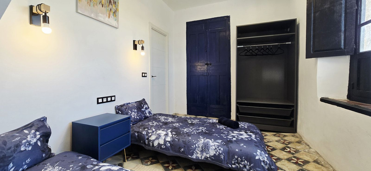 Appartement te koop in Almayate | 4 slaapkamers H5404231