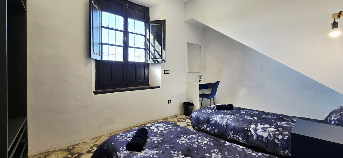 Appartement te koop in Almayate | 4 slaapkamers H5404231
