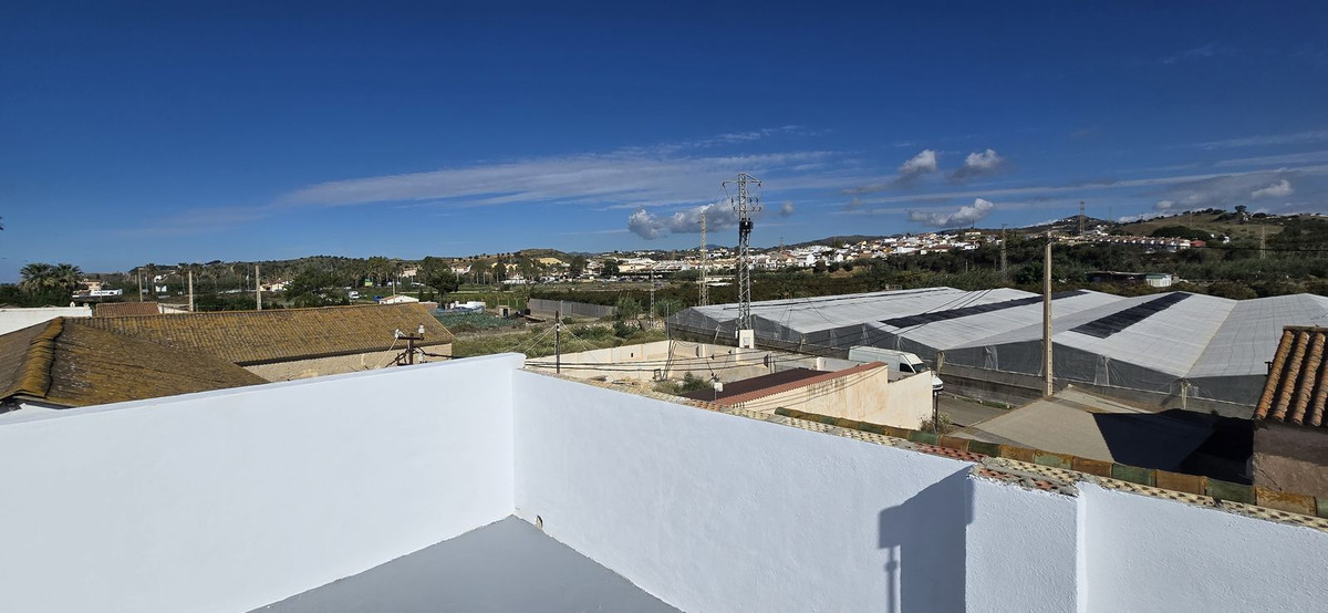Appartement te koop in Almayate | 4 slaapkamers H5404231