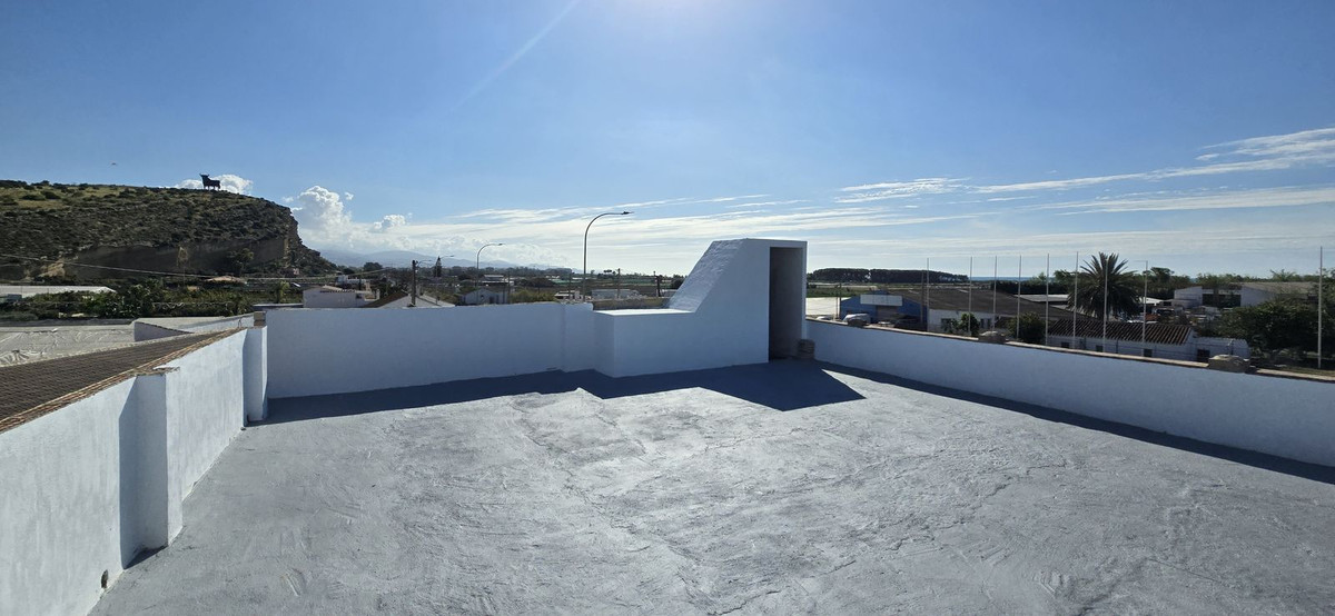 Appartement te koop in Almayate | 4 slaapkamers H5404231