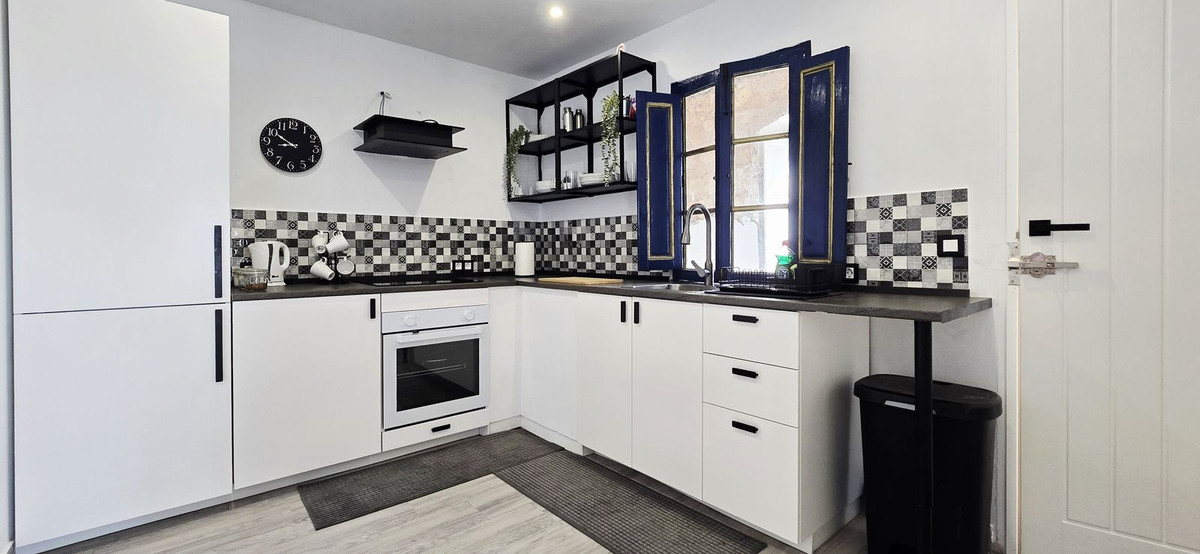 Appartement te koop in Almayate | 4 slaapkamers H5404231