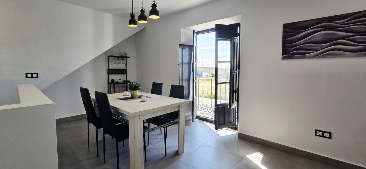 Appartement te koop in Almayate | 4 slaapkamers H5404231