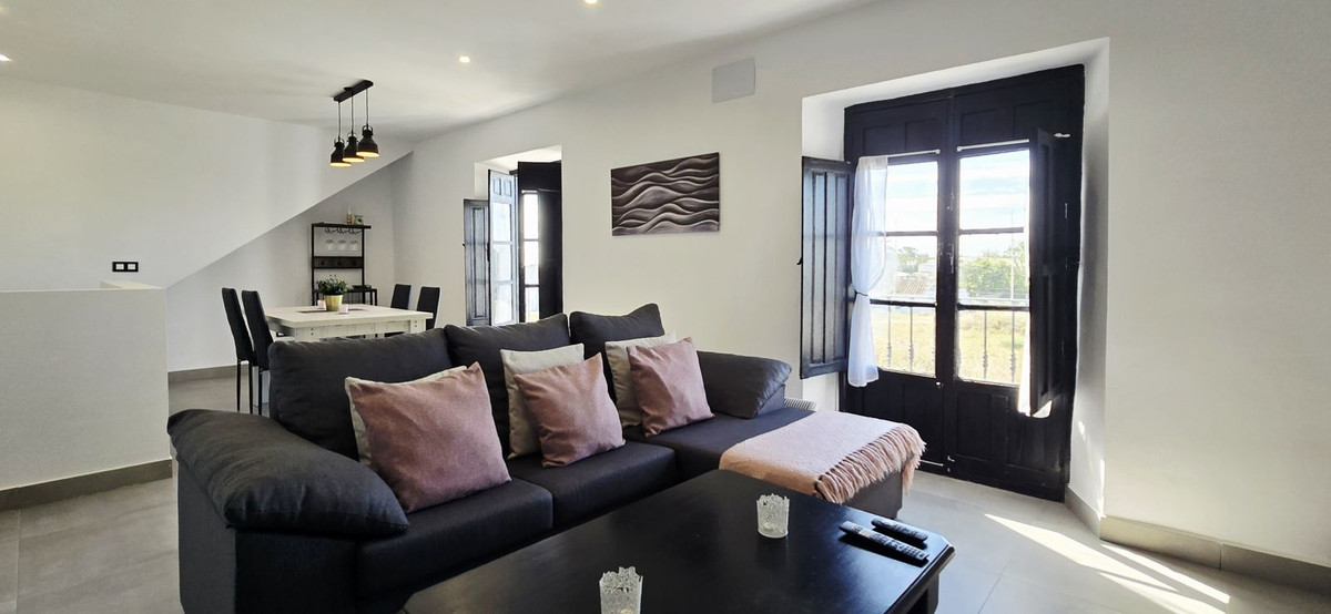 Appartement te koop in Almayate | 4 slaapkamers H5404231