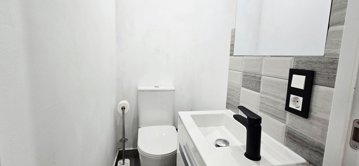 Appartement te koop in Almayate | 4 slaapkamers H5404231