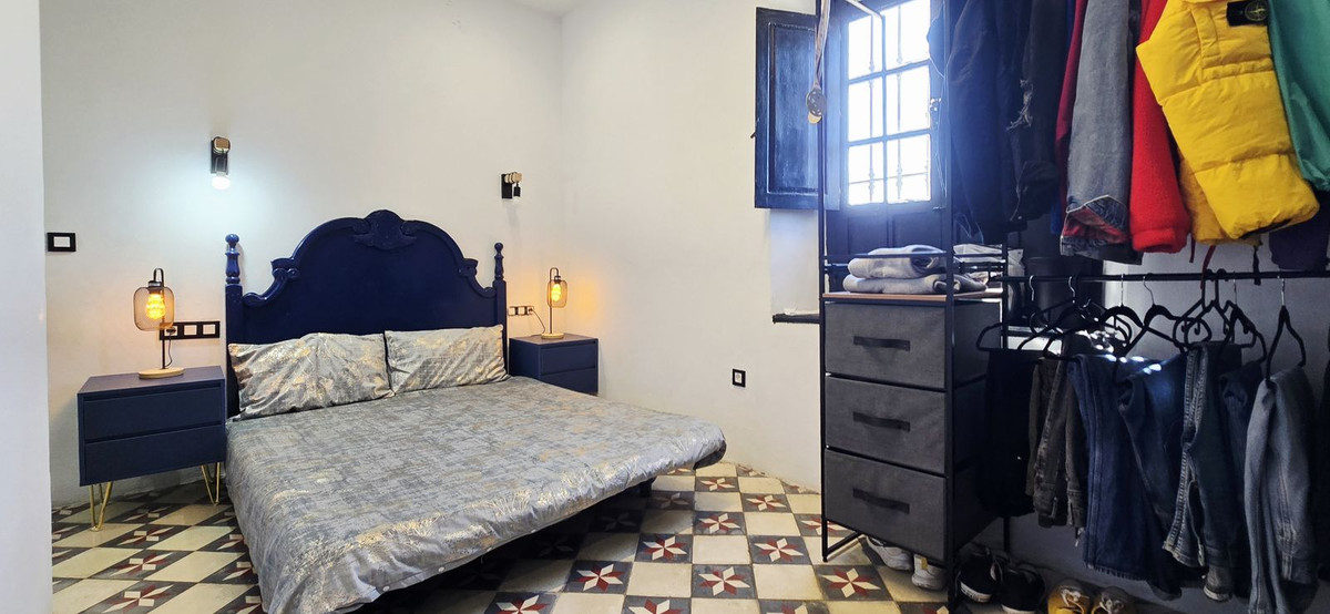Appartement te koop in Almayate | 4 slaapkamers H5404231
