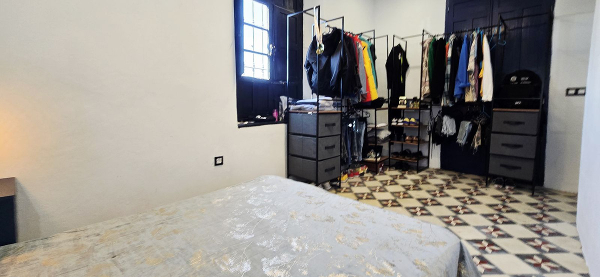 Appartement te koop in Almayate | 4 slaapkamers H5404231