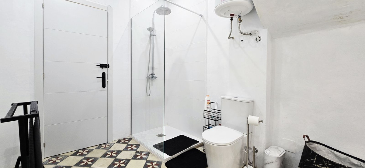 Appartement te koop in Almayate | 4 slaapkamers H5404231