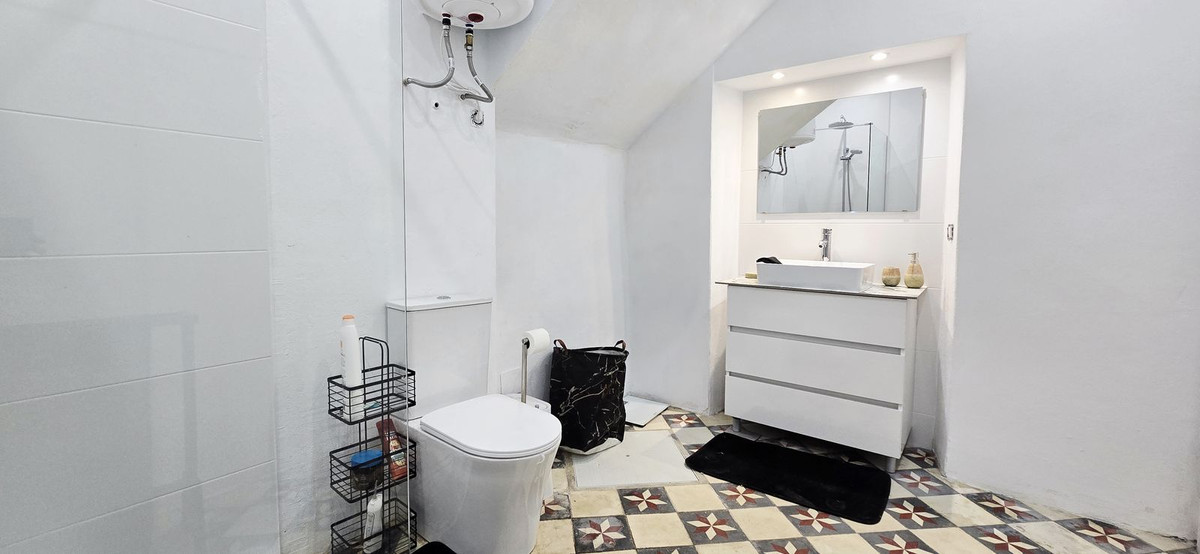 Appartement te koop in Almayate | 4 slaapkamers H5404231