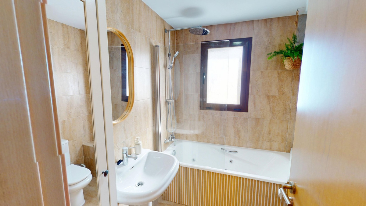 Huis te koop in Almayate | 3 slaapkamers H5482762
