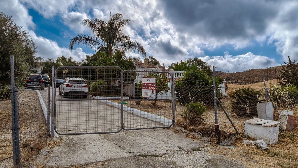 Finca - Cortijo te koop in Almogía | 3 slaapkamers H5172727