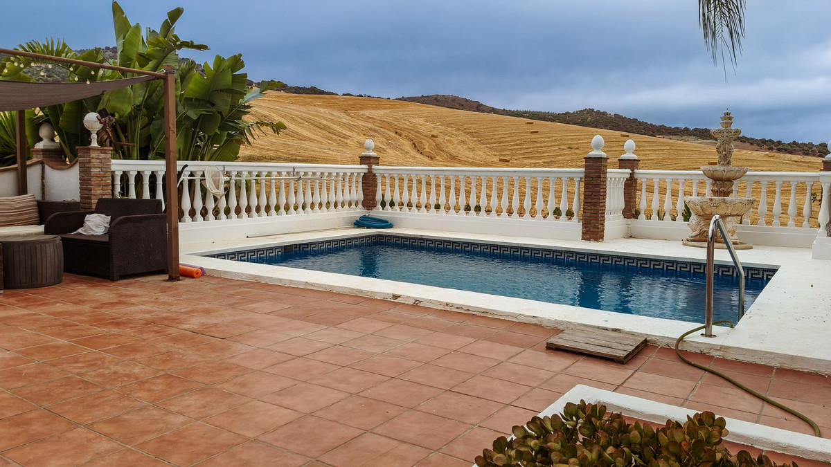 Finca - Cortijo te koop in Almogía | 3 slaapkamers H5172727
