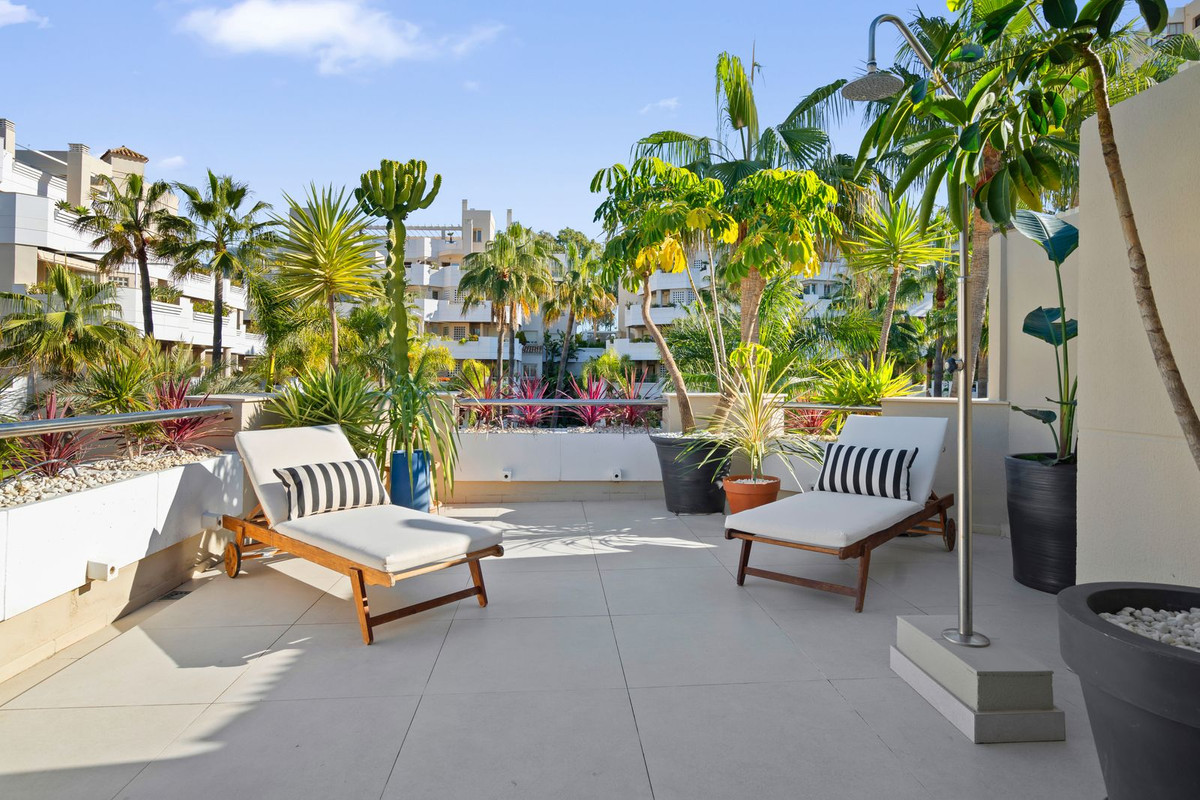 Penthouse in Aloha-15