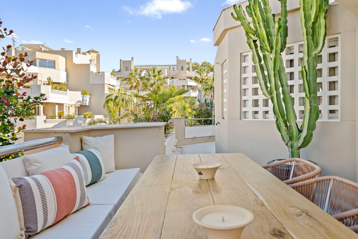 Penthouse in Aloha-17
