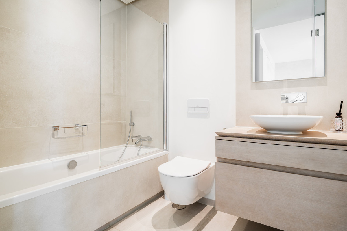 Appartement te koop in Aloha | 7 slaapkamers H5066296