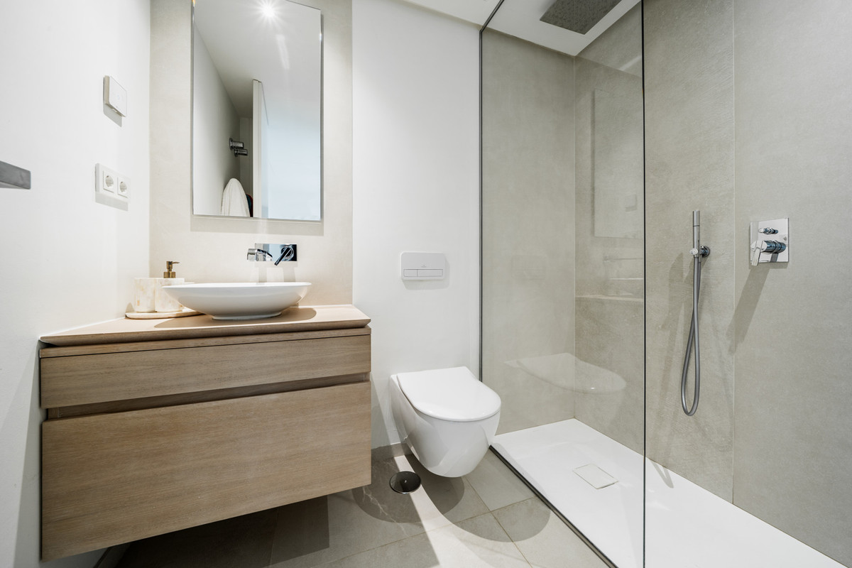 Appartement te koop in Aloha | 7 slaapkamers H5066296