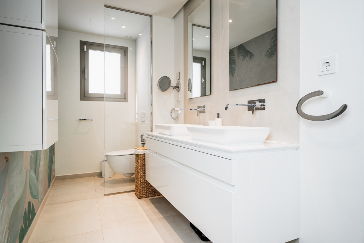 Appartement te koop in Aloha | 7 slaapkamers H5066296