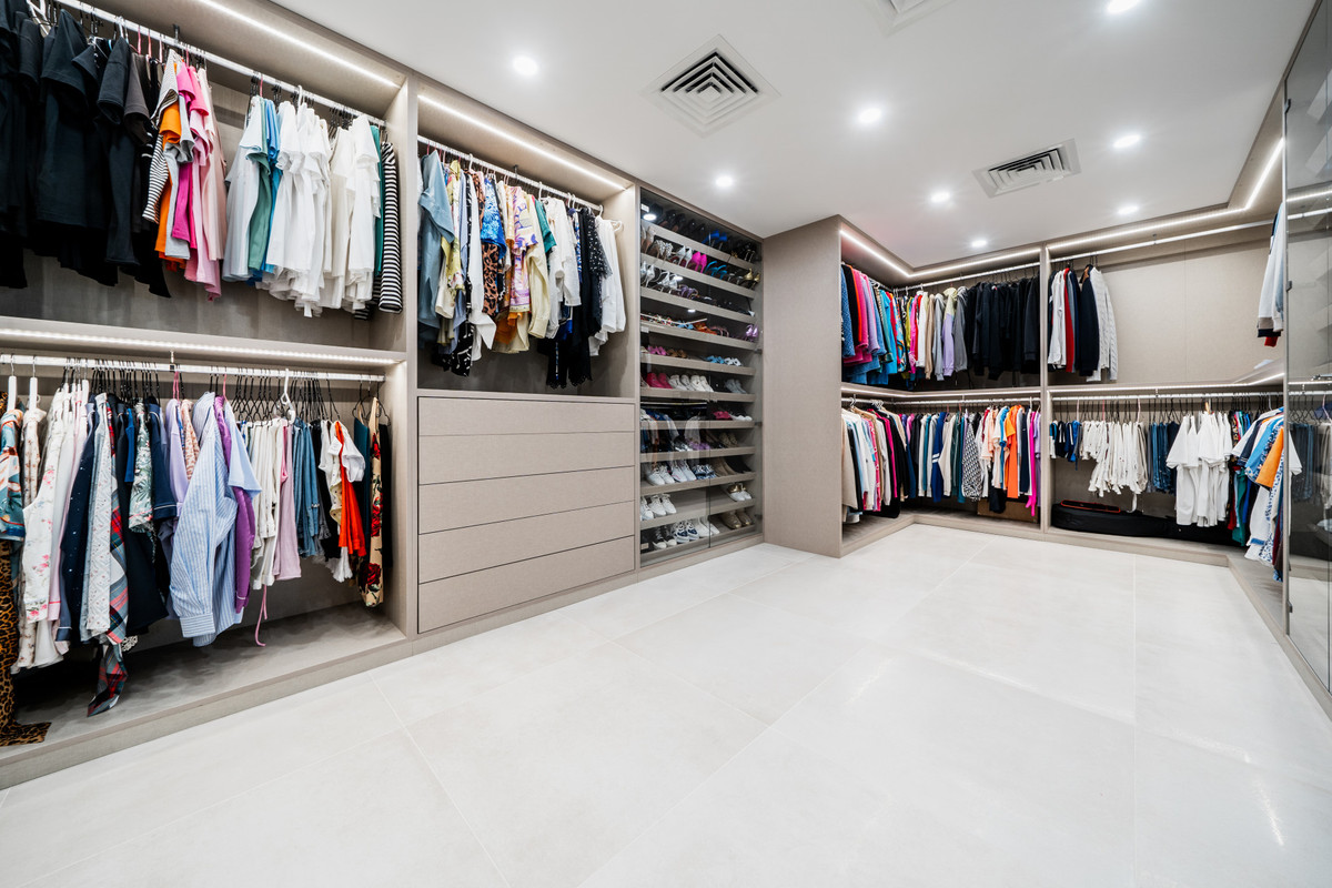 Appartement te koop in Aloha | 7 slaapkamers H5066296