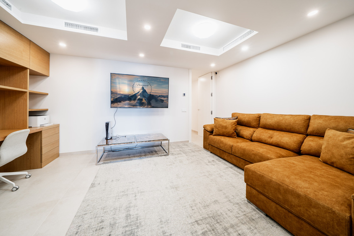 Appartement te koop in Aloha | 7 slaapkamers H5066296