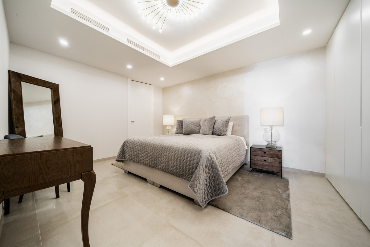 Appartement te koop in Aloha | 7 slaapkamers H5066296