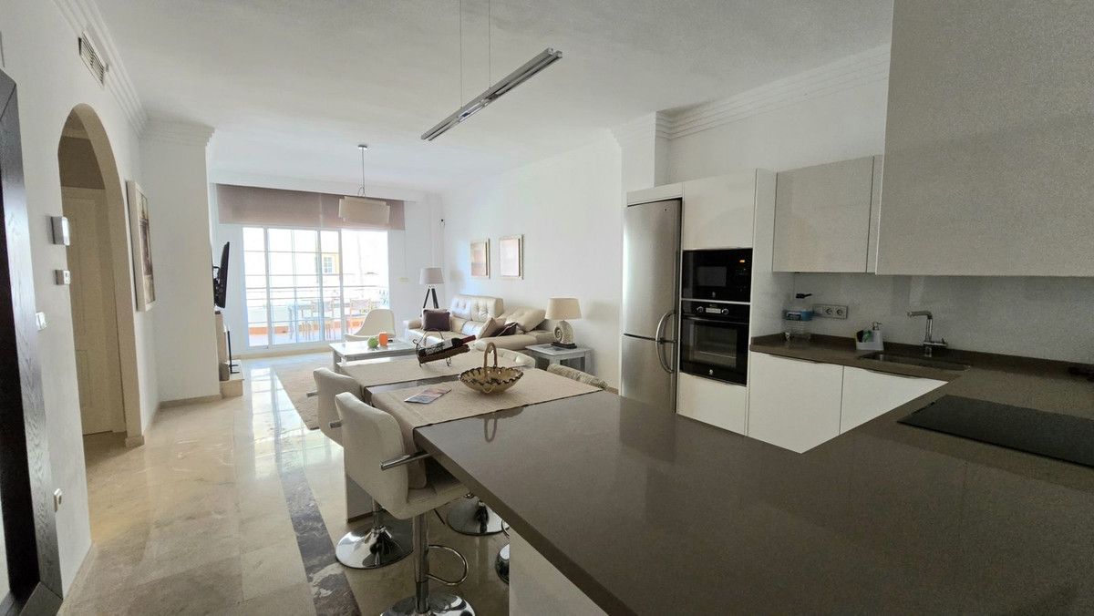 Apartment te koop in Aloha | 3 slaapkamers H5066989