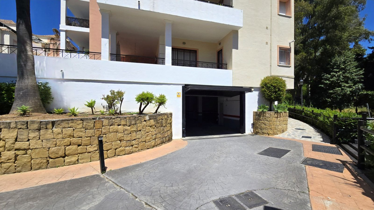 Apartment te koop in Aloha | 3 slaapkamers H5066989