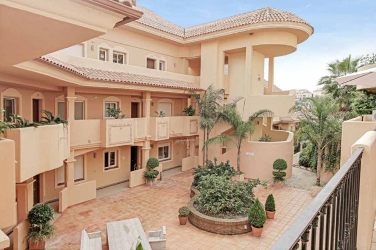 Appartement te koop in Aloha | 2 slaapkamers H5133199