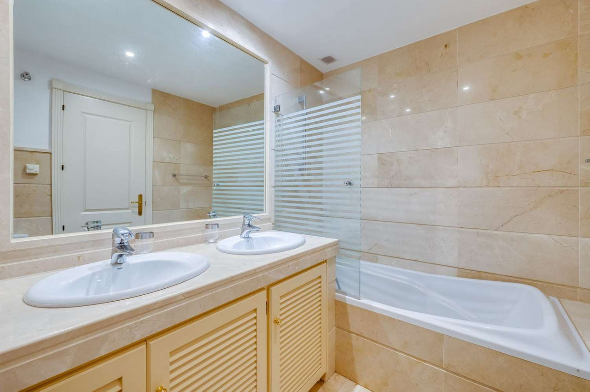 Appartement te koop in Aloha | 3 slaapkamers H5134546