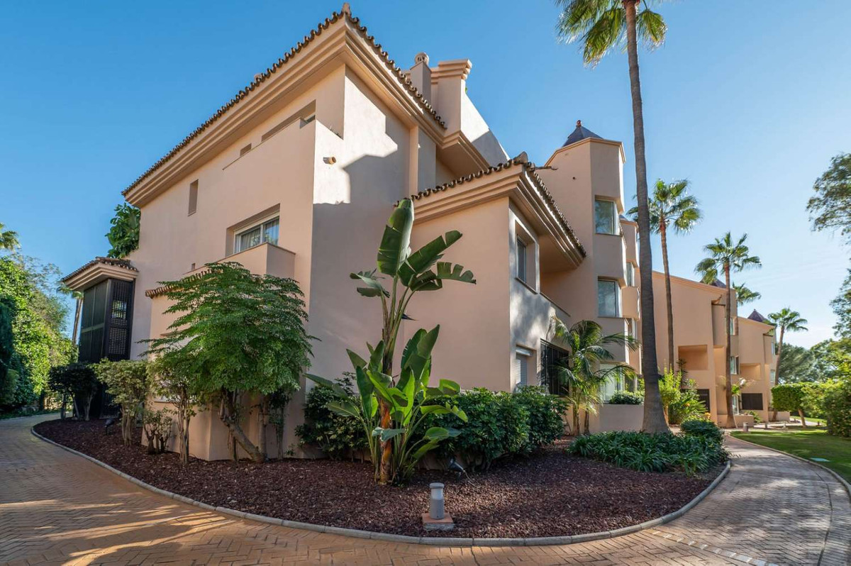 Appartement te koop in Aloha | 3 slaapkamers H5134546