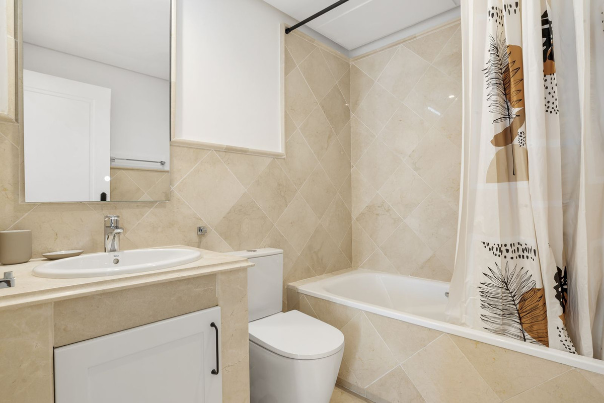 Appartement te koop in Aloha | 3 slaapkamers H5196688