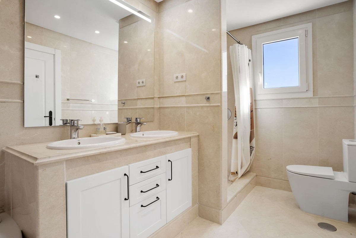 Appartement te koop in Aloha | 3 slaapkamers H5196688