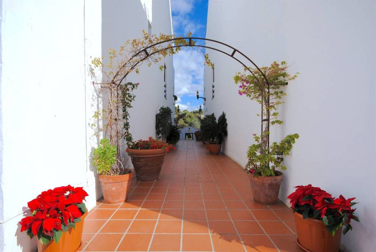 Duplex te koop in Aloha | 3 slaapkamers H5236174